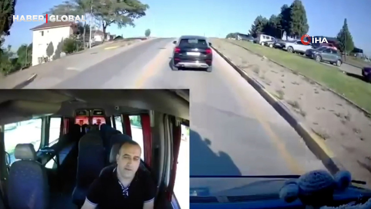 Sakarya'da savcı ile minibüs şoförünün trafikteki kavgası kamerada