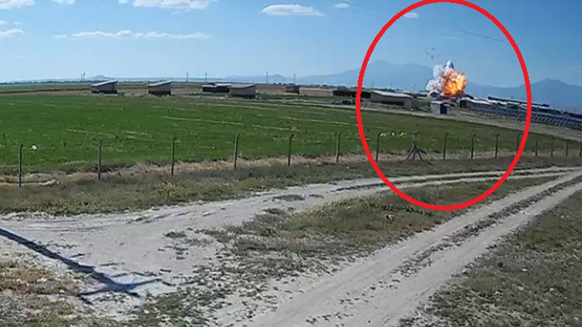 Havai fişek fabrikasındaki patlama anı kamerada