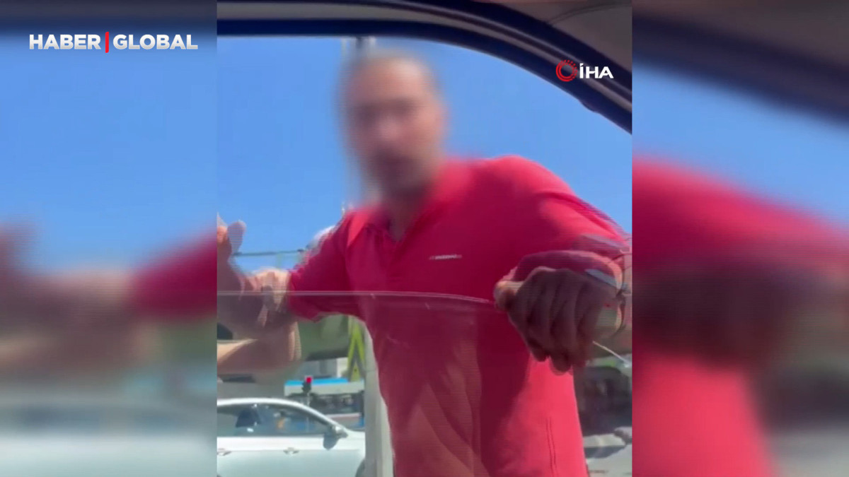Fatih'te dehşet saçan sürücü, camı yumruklayıp paramparça etti!