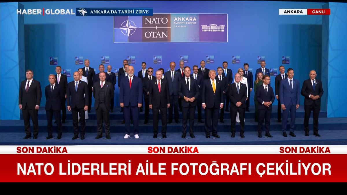 NATO liderleri aile fotoğrafı çekildi