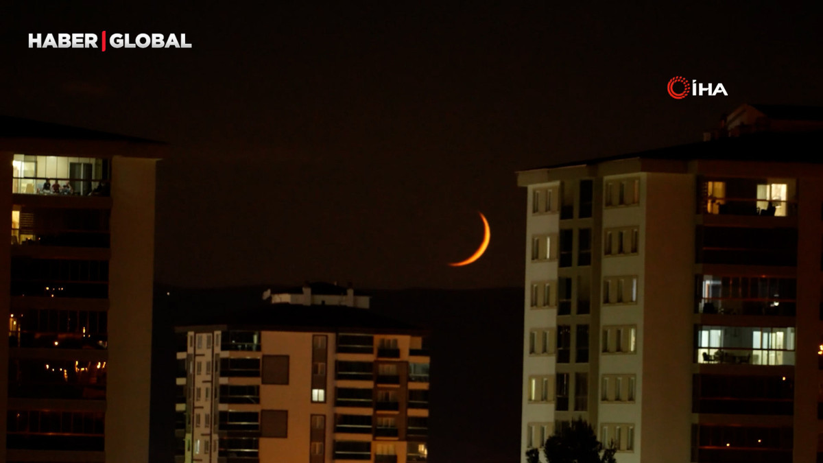 Hilal ve Venüs aynı kadrajda büyüledi