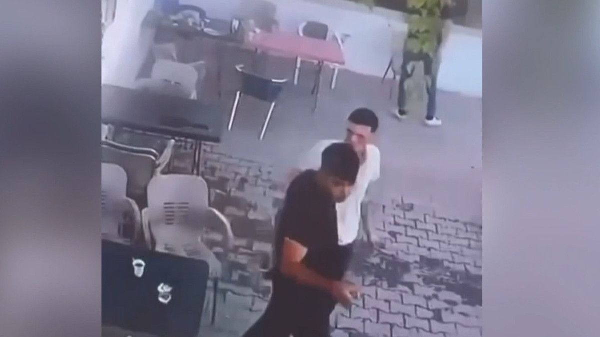 Malatya'daki deprem anı kamerada!
