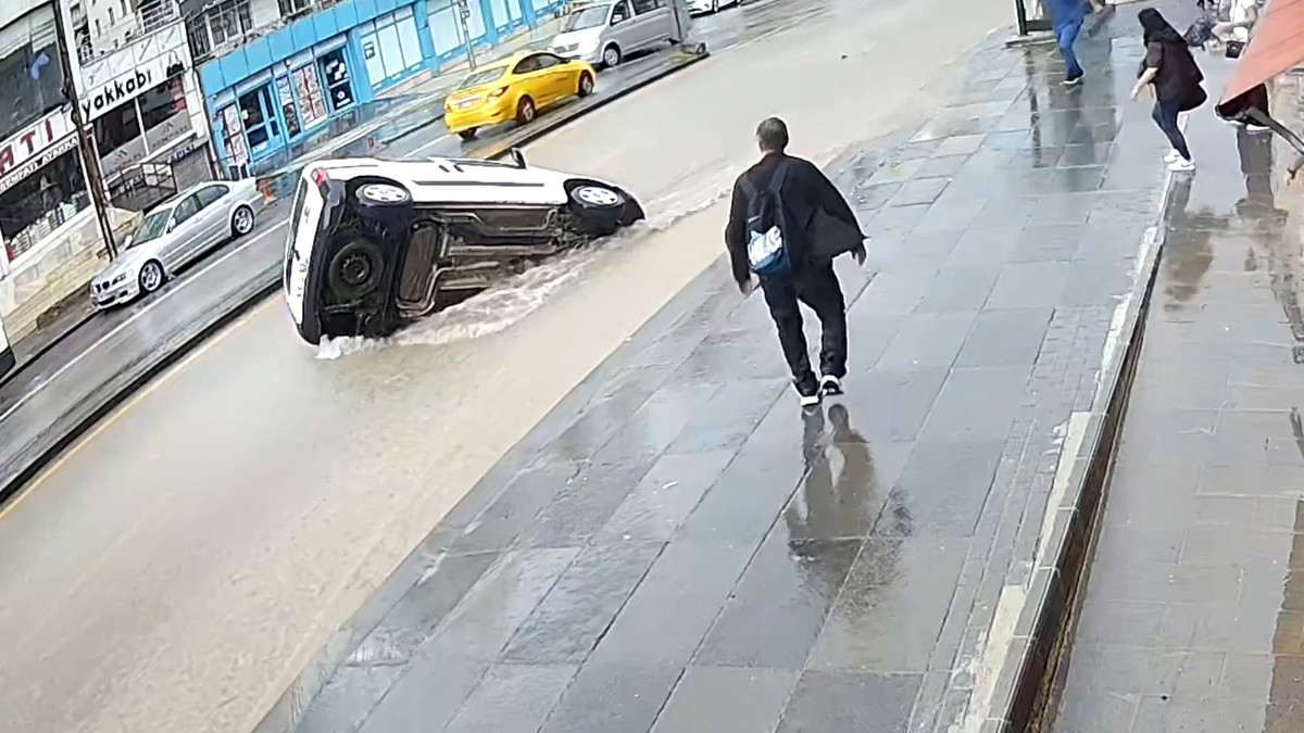 Ankara'da yollar göle döndü