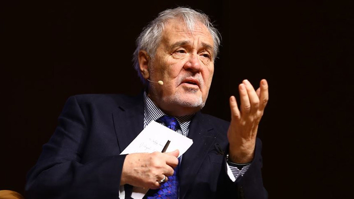 Prof. Dr. İlber Ortaylı, gençlik fotoğrafını paylaştı ve uyardı: Göç devam  ederse şehir ölecektir