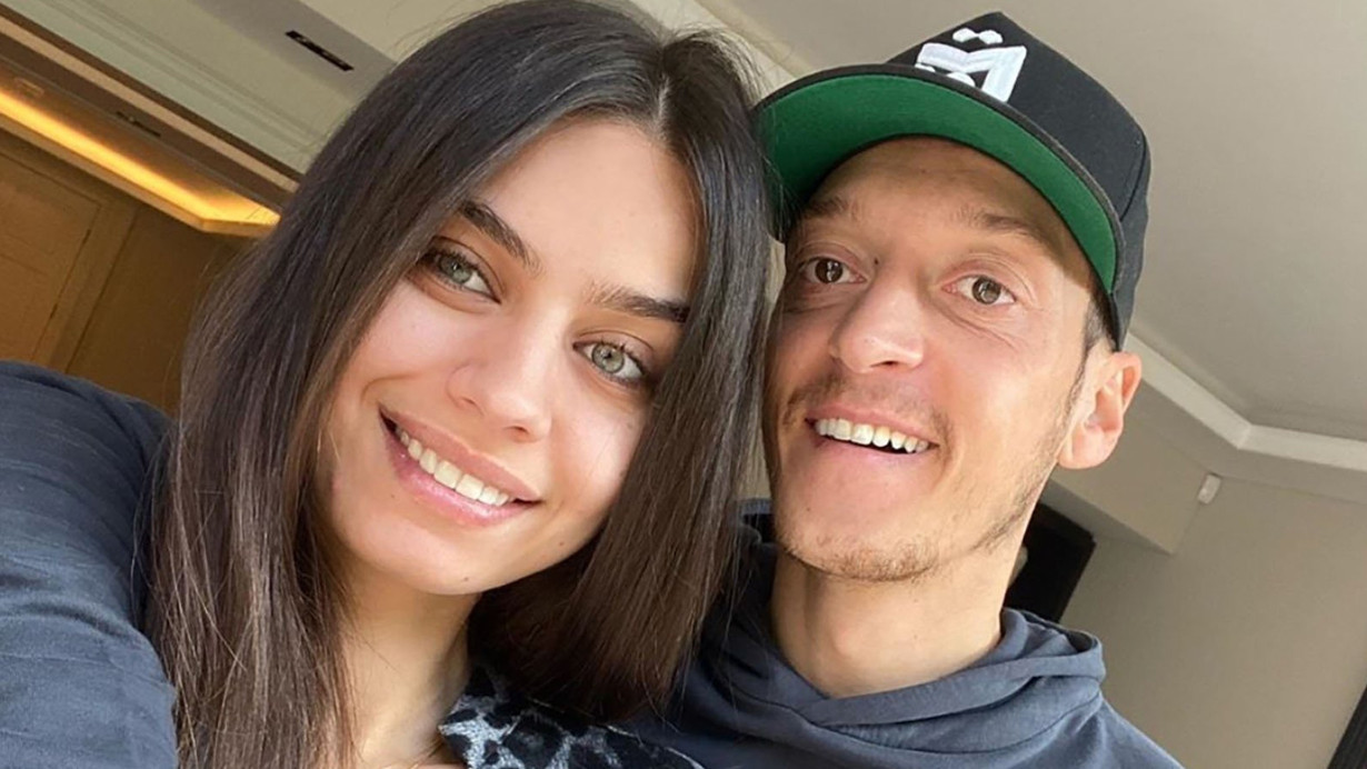 Amine Gülşe ve Mesut Özil'in ikinci bebeği dünyaya geldi