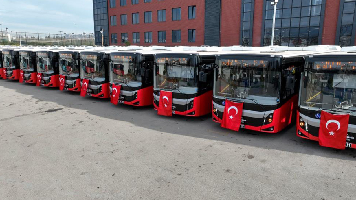 Antalya Büyükşehir Belediyesi toplu taşıma filosuna 20 yeni otobüs daha kattı