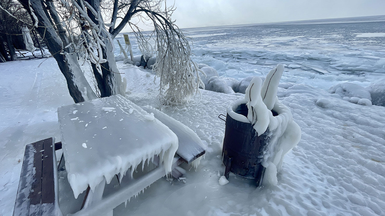 Ardahan dondu: Göle'de termometreler gece eksi 24'ü gösterdi