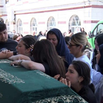 Dilan Polat ve ailesinin acı günü! Can Polat'ın cenazesinde kızı sinir krizi geçirdi