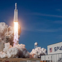 SpaceX, hisse başına 135 dolardan halka arz planlıyor