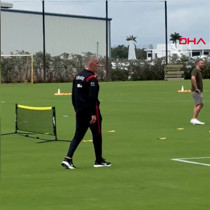 TFF Başkanı Hacıosmanoğlu, A Milli Takım'ın Miami'deki ilk idmanında sahaya indi