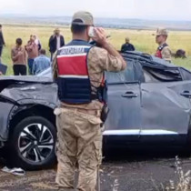 Nişan dönüşü feci kaza; 2 ölü, 1 yaralı