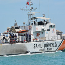 Karadeniz'deki saldırı... Balıkçının cenazesi ve yaralılar, İnebolu Limanı'na getirildi