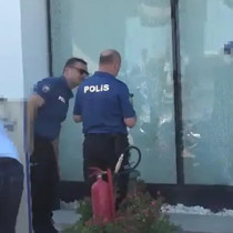 Antalya'da Otokoç galerisine silahlı saldırı