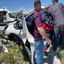 Van'da otomobiller çarpıştı: 4 can kaybı