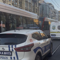 Fatih'te tramvayın altında kalan çocuk feci şeklide can verdi