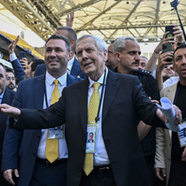 Aziz Yıldırım yönetimi ilk toplantısını yaptı