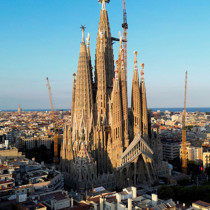 Gaudí'nin yüzyıllık projesinde tarihi gün! Barcelona'daki Sagrada Familia'nın dev İsa Kulesi açıldı