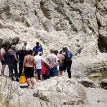 Şile'de boğulma tehlikesi geçiren kişiyi suya atlayan vatandaşlar kurtardı