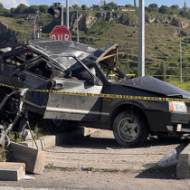 Kayseri'de feci kaza! 2 araç çarpıştı: 3 kişi öldü, 5 kişi yaralandı