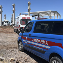 Diyarbakır'da üzerlerine beton blok düşen 1 işçi öldü, 1'i yaralandı