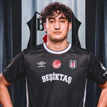 Beşiktaş, 17 yaşındaki pivot Atahan Akçam'ı transfer etti