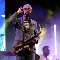 Kenny Garrett, Akra Caz Festivali’nde dinleyenleri cazın köklerine götürdü