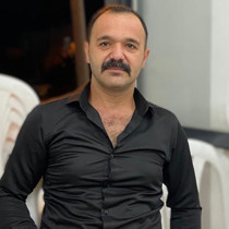 Çocuklarının gözü önünde başından vurularak öldü