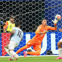 Fernando Muslera tarihe geçti