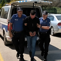 Uzman çavuş, tatil için geldiği kentte tartıştığı 2 kişiyi vurdu