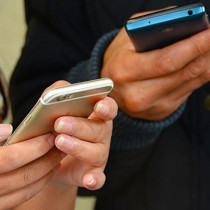 Fransa liselerde cep telefonlarını yasaklamaya hazırlanıyor