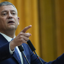 Özgür Özel masadaki senaryoları açıkladı: Sokakta iki ses var