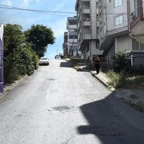Aracın altında kalan küçük çocuk, kazadan sonra koşarak eve gitti