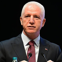 Vali Gül'den milli maçı izleyecek vatandaşlara YKS uyarısı
