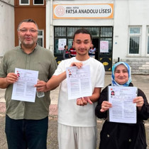 Aile boyu YKS heyecanı: Anne- baba ve oğul aynı okulda sınava girdi