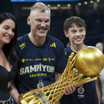 Jasikevicius: "Şampiyon olduğumuz için çok mutluyuz, aynı zamanda çok yorgunuz"