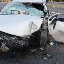 Nevşehir'de otomobil direğe çarptı: 1 çocuk ölü, 3 yaralı