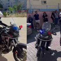 Sınava geç kalan öğrencilerin imdadına polis timleri yetişti
