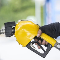 Ukrayna petrol tesislerini vurdu: Kırım’da akaryakıt satışı tamamen durduruldu