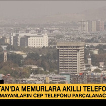 Afganistan’da memurlara akıllı telefon yasağı