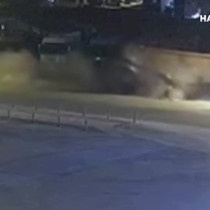 Korkunç kaza kamerada: 3 ölü, 1 ağır yaralı