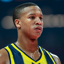 Fenerbahçe Beko, ABD'li basketbolcu Devon Hall ile yollarını ayırdı