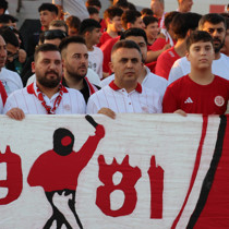Antalyaspor'un yeni yönetimi taraftarla yürüyüş gerçekleştirdi