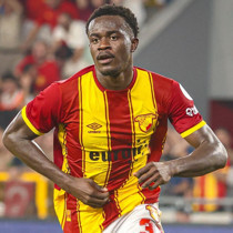 Coventry City, Anthony Dennis’e talip oldu