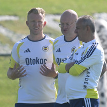 Dirk Kuyt: Tarihi yardımcı hoca olarak yazmak istiyorum