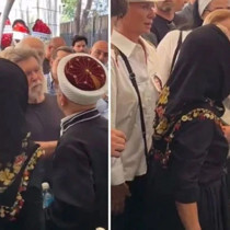 Modacı Zühal Yorgancıoğlu cenaze namazında saf tutma gerginliği