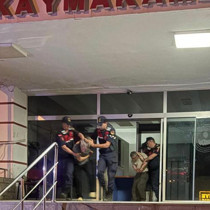 Adana'da cinsel istismar soruşturmasında şüpheli ve onu alıkoyan baba tutuklandı