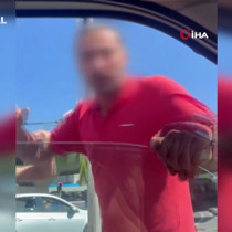 Fatih'te dehşet saçan sürücü, camı yumruklayıp paramparça etti!