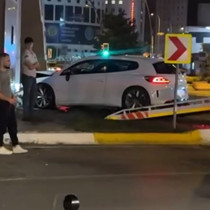 Silahlı saldırıda yaralandı, hastaneye giderken kaza yapıp hayatını kaybetti
