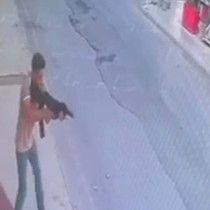 Bodrum'da dehşet anbean kamerada... Pompalı tüfekle ateş açtı!