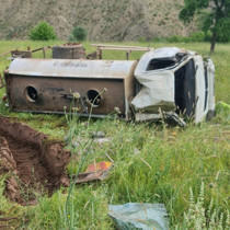 Su tankeri şarampole devrildi: 1 ölü, 1 ağır yaralı
